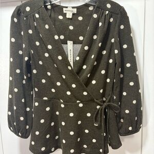 Monteau long sleeve sweater shirt Green with white polka dots size Small New !